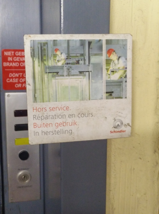 maxim_in_de_lift.jpg maxim_in_de_lift.jpg